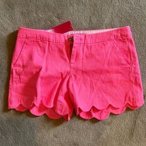 NWT Lilly Pulitzer Buttercup Stretch Short - Size 8 - Karmic Coral